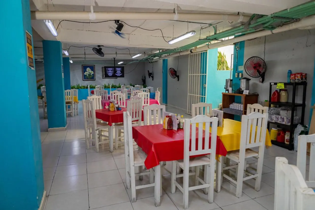 ***  Hotel Las Palmas En Laurel Κανκούν Μεξικό