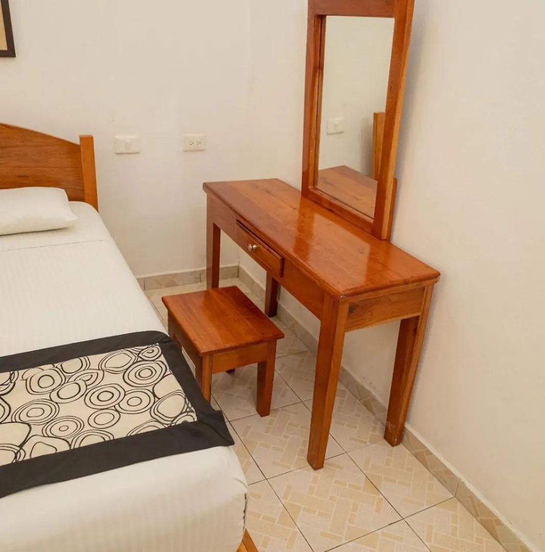 Hotel Las Palmas En Laurel Κανκούν