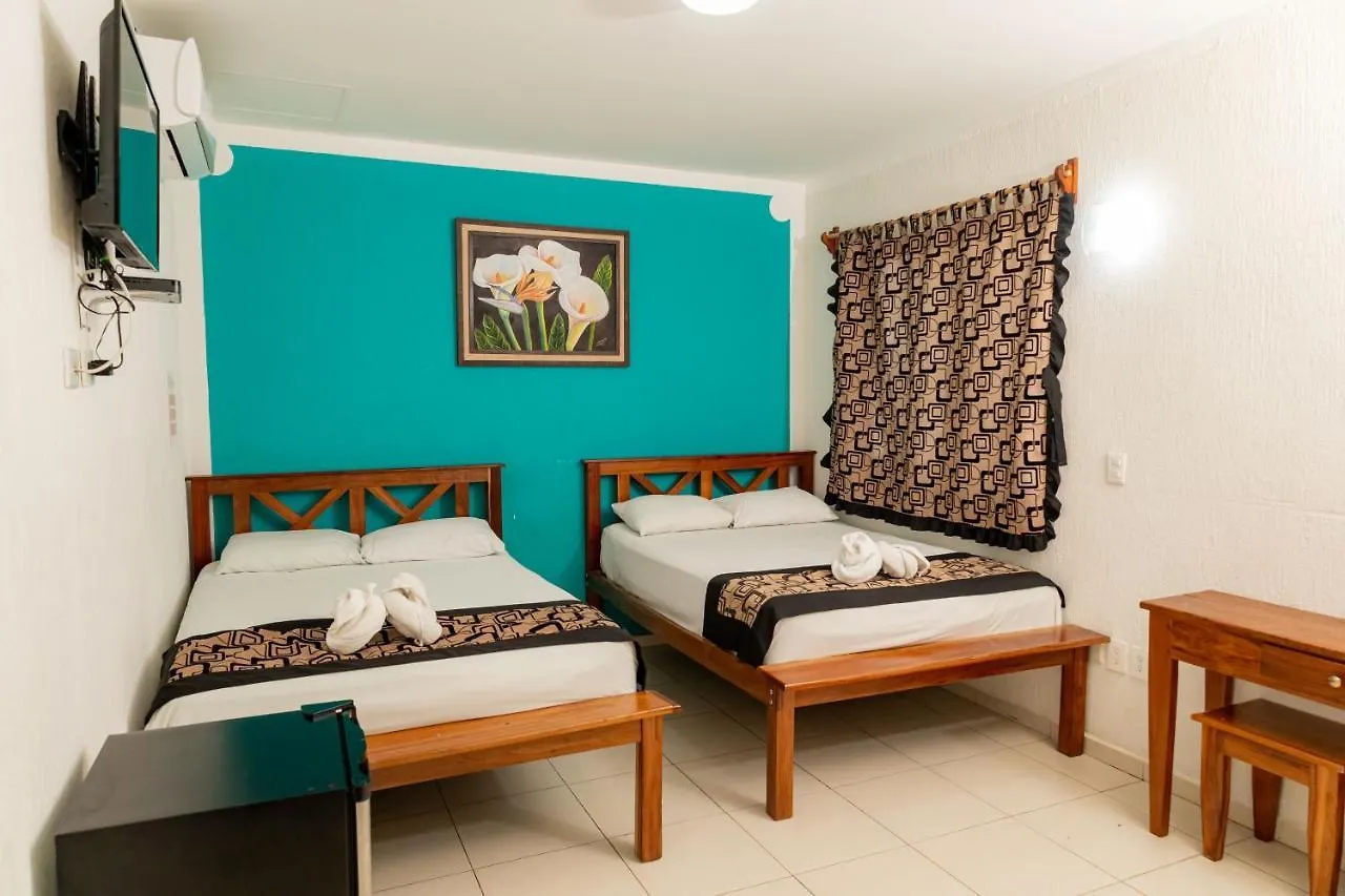 Hotel Las Palmas En Laurel Cancún 3*,  México