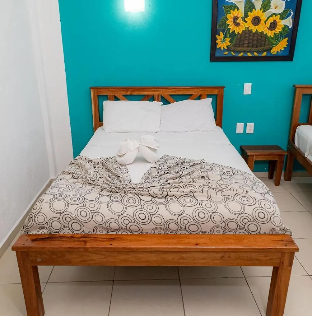 Hotel Las Palmas En Laurel Cancún